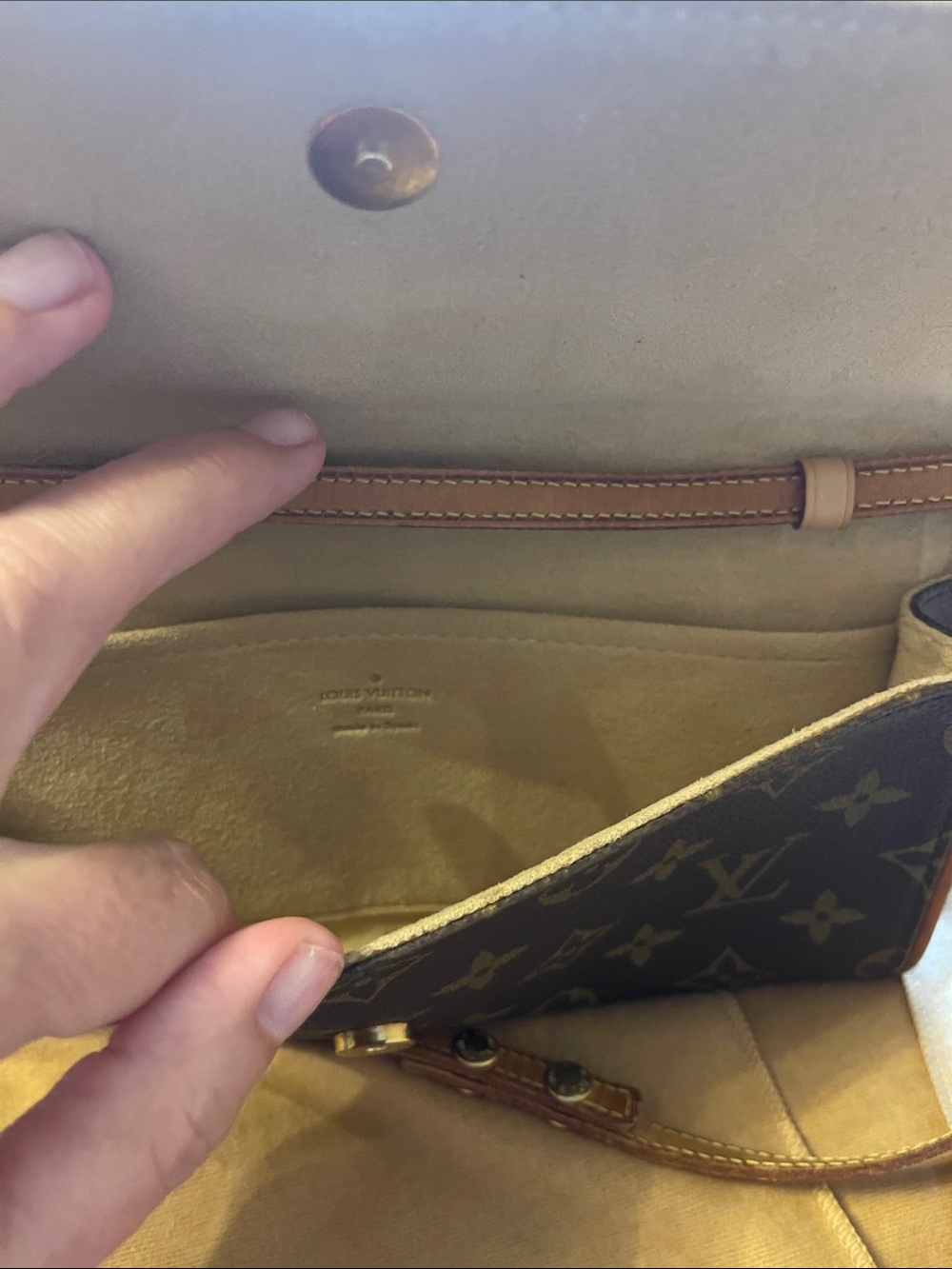 Louis Vuitton Monogram Canvas Brown and Tan Crossbody Clutch - Picture 7 of 7